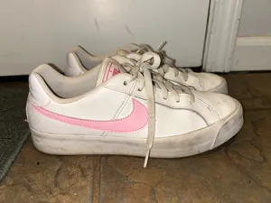 White and Pink Nike Casual Shoes thumbnail 3