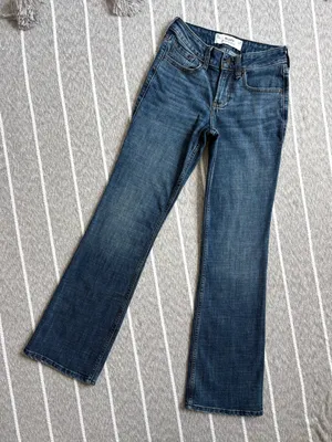 Hollister Mid Rise Relaxed Boot Jeans thumbnail 1