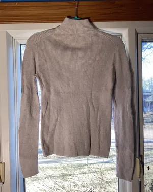 Croft & Barrow Light Grey Sweater Size Medium thumbnail 2