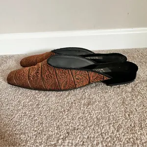 Stuart Weitzman Women's Jacquard Paisley Shoes thumbnail 2
