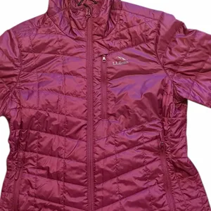 L.L. Bean Women’s Primaloft Packaway hooded jacket XS Peitte Raspberry Pink thumbnail 7