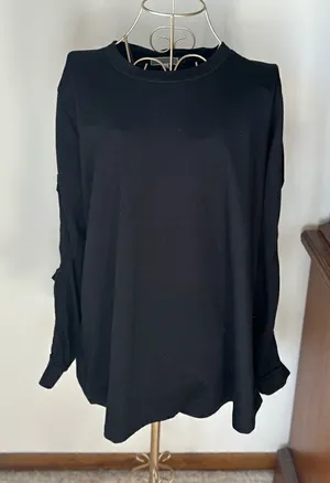 Pleione black top with cutout arm detail L thumbnail 1