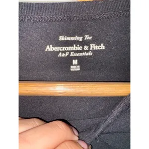 Abercrombie & Fitch AF Essential Skimming Tee Black Knit Short Sleeve Shirt Sz M thumbnail 4
