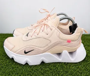 Title: Nike RYZ 365 2 Women’s Sneakers Pink Beige Chunky Casual Shoes Size 9.5 thumbnail 1