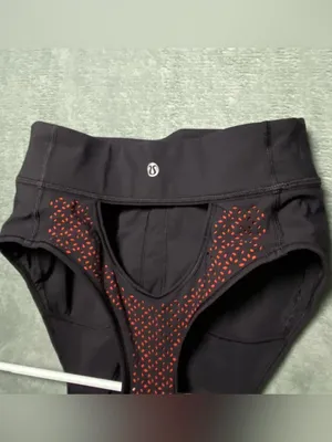 Lululemon High Neck Black Red Laser Cut Sports‎ Bra size 6 outdoor Sporty thumbnail 6