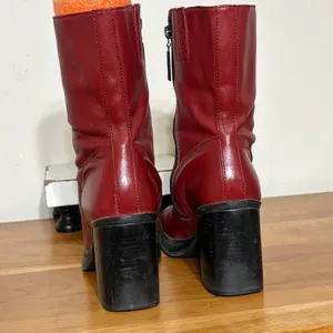 Tommy Hilfiger Vintage Y2K Red Leather Square Toe Block Heel Boots 8.5M Brazil thumbnail 6