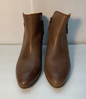 Frye Judith Seam Ankle Zip Booties EUC thumbnail 1
