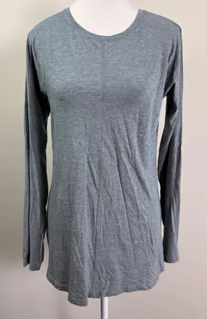 Lululemon Gray Long Sleeve Active Top Thumbholes Ladder Stitch Trim Size 8 thumbnail 1