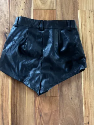 Olivaceous Shorts Leather thumbnail 2