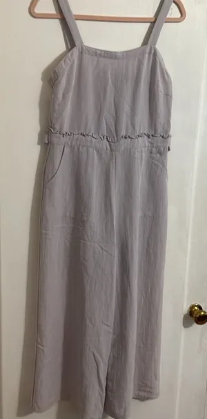 Doe & Rae Light Gray Wide Leg Jumpsuit Tie Straps Ruffle Waist‎ Womens Medium thumbnail 1