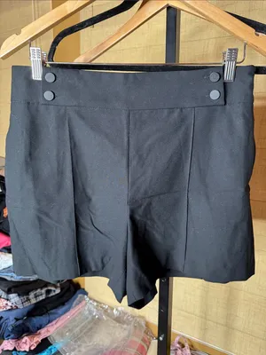 Zara Basic Black High Rise Tailored Dress Shorts Size Medium EUC thumbnail 3