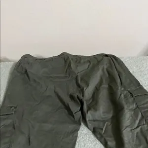 Green Ankle Cropped Pants with Elastic Waistband and Relaxed Fit thumbnail 4