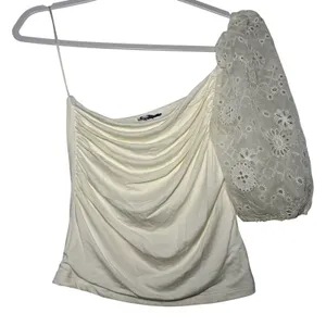 HEARTLOOM Ivory Ruched One‎ Shoulder Broderie Anglaise Sleeve Top Size S thumbnail 2