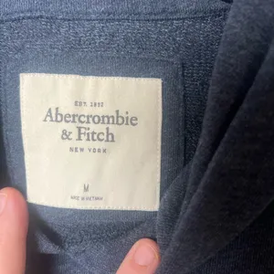 Abercrombie & Fitch Woman Medium Blue pullover‎ Hoodie Sweater thumbnail 2