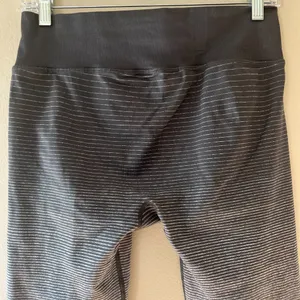 Brooks Sz S-M Womens Pure Project Seamless‎ Capri and Ombre Capri Mid Waist thumbnail 4