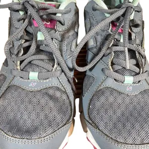 New Balance Women’s Gray 635 Low Top Lace-Up Athletic Sneakers Size 6.5 thumbnail 8