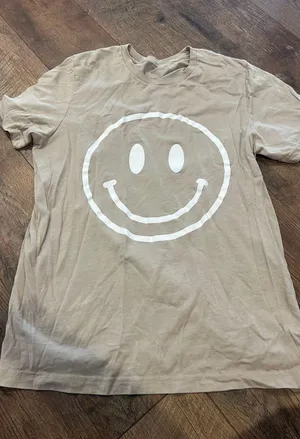 Graphic Tee Tan Size M thumbnail 1