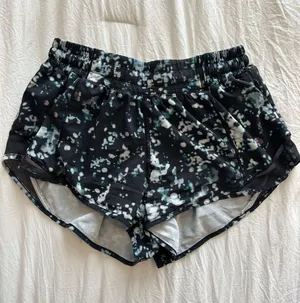 Lululemon Hotty Hot Short II 2.5” Multi thumbnail 1