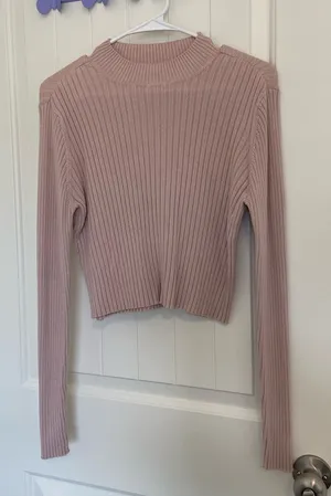 EUC | Garage women’s pale‎ pink cropped sweater — large thumbnail 1