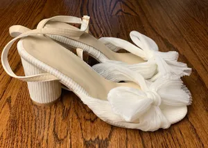 Elegant White Women's Heeled Sandals Bow Size 9 thumbnail 1