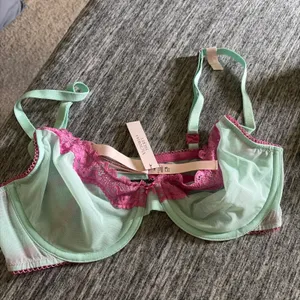 PINK Victoria's Secret bra thumbnail 6