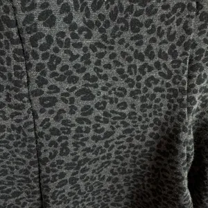 Blank NYC Black Gray Leopard Cheetah Mid Rise Cropped Knit‎ Dressy Leggings 31 thumbnail 3