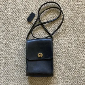 Vintage Coach Turnlock Crossbody Bag 90s Black #356 0149-356 Front Flap Handbag thumbnail 2