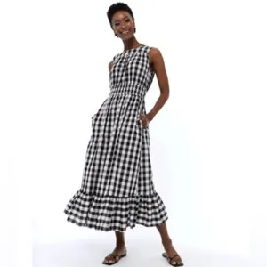 A New Day Women’s Gingham Sleeveless Smocked Waist Dress size small like new thumbnail 3