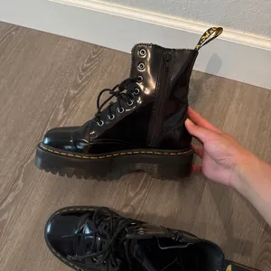 Dr. Martens Jadon Black Boots Polished Smooth Quad Retro 15265001 Unisex thumbnail 5