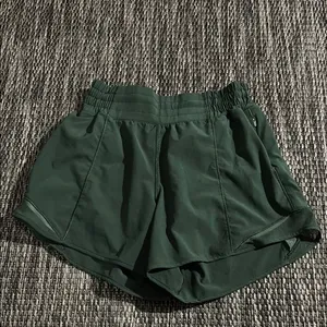 Lululemon Hotty Hot High-Rise Lined Short 4" thumbnail 1