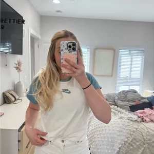 Nike Women's vintage Tee xl thumbnail 5