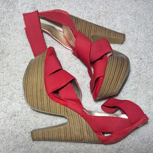 Jessica Simpson Tookie Majic Red Strappy Platform Heels Women's 7.5 B thumbnail 5