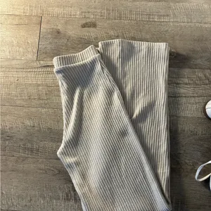 Zara comfy pants thumbnail 3