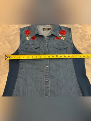 Women’s Cavalini Denim Sleeveless Button-Down Shirt - Red Rose Embroidery Size M thumbnail 7