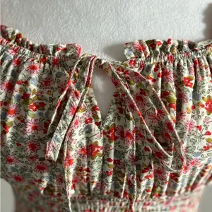 Suite Floral Ruffled Crop Top Size XS thumbnail 6