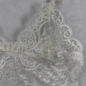 White Floral Lace Bralette Crop Top Sheer V-Neck Adjustable Straps Small‎ thumbnail 2