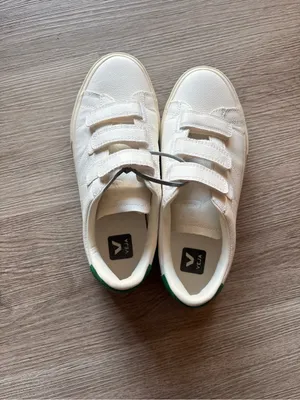Veja Recife Sneaker In Extra White & Emeraude thumbnail 9