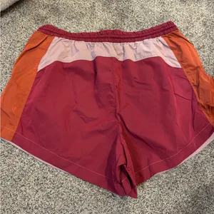 Lululemon Evergreen Windbreaker Shorts thumbnail 3