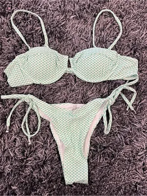 Amazon 🌸NWT GREEN AND WHITE GINGHAM HIGH CUT BIKINI SIZE MEDIUM 🌸 thumbnail 2