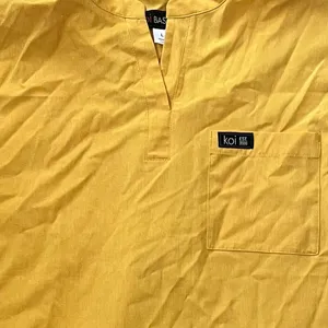 Koi Yellow Scrub Top Size L thumbnail 2