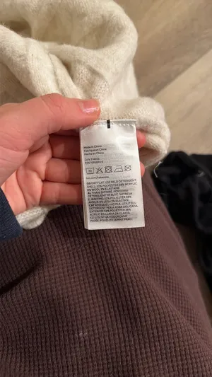 Oversized Cream H&M Sweater thumbnail 2