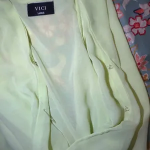 VICI Cowl Neck Tank Top lime/Yellow Large Draped Sleeveless Blouse Office thumbnail 5