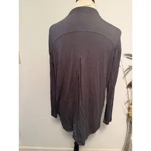 Lululemon Long Sleeve Top Grey Pleated Back‎ Athletic Athleisure Women's thumbnail 3