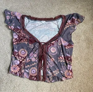 Urban Outfitters Kimchi Blue Purple Cameron Lace Trim Tie-Front Top. Size Large thumbnail 1