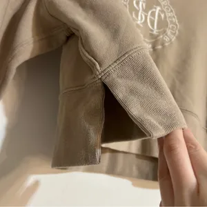 Abercrombie & Fitch The Hamptons Sport Club Crewneck Cropped Sweatshirt Small thumbnail 4