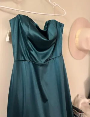 Emerald Green Strapless Prom Dress Size 10 thumbnail 3