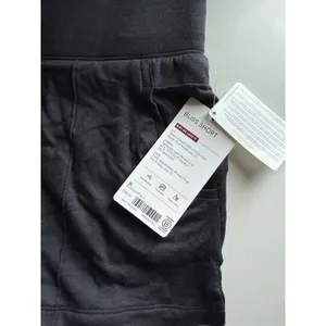 $59 New Athleta Bliss Short - Black - Small thumbnail 2