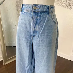 NWT Loft the relaxed straight mid rise curvy Destructed mid Wash Size 31 / 12 thumbnail 2