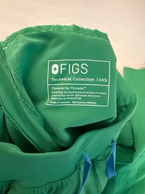 Figs montex mock neck scrub top & isabel wide leg scrub pants thumbnail 4