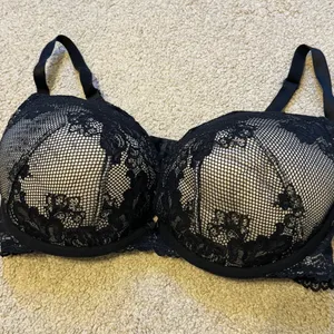 Torrid Floral Lace Bra Size 40DD Black & Nude thumbnail 4